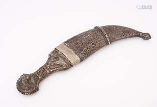 A Assib Jambiya Dagger the handle and scabbard sil…
