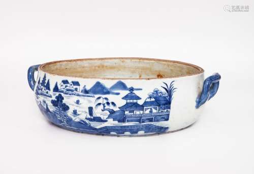 A Qing Dynasty Blue and White Porcelain Serving Di…