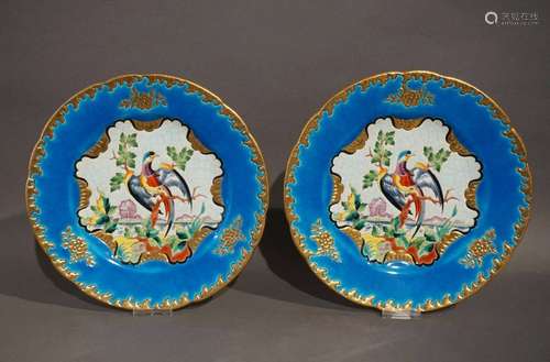 2 assiettes en faience de Longwy. Diam : 25 cm