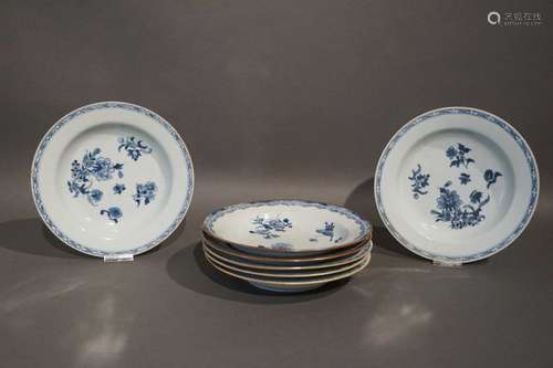 2 assiettes en porcelaine de Chine. On y ajoute 5 …