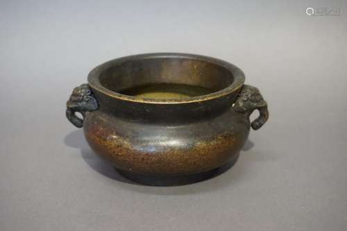 Chine. Jardinière en bronze. H : 8 cm Diam : 12 cm