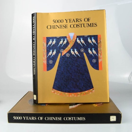 新作商品も続々入荷中 5000 Years of Chinese Costumes 中国の衣装 www