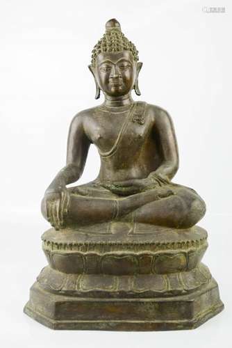 A bronze Chinese buddha, 38cm high.