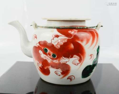 A Chinese teapot, late 18th/early 19th century, one side depicting a red dragon, the other bearing