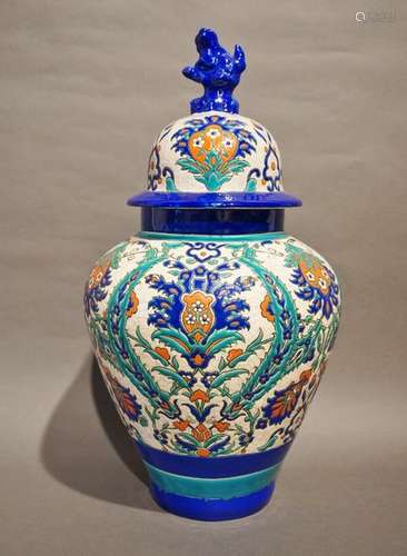 Potiche en faience Boch Keramis. Décor Isnik. H : …