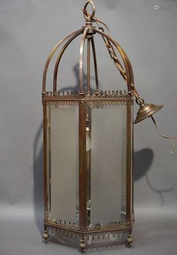 Lanterne de hall en verre et laiton. H : 90 cm