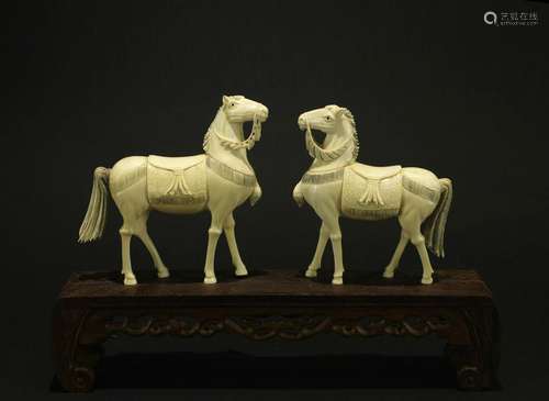 Natural Carving with Double Horses Decoration