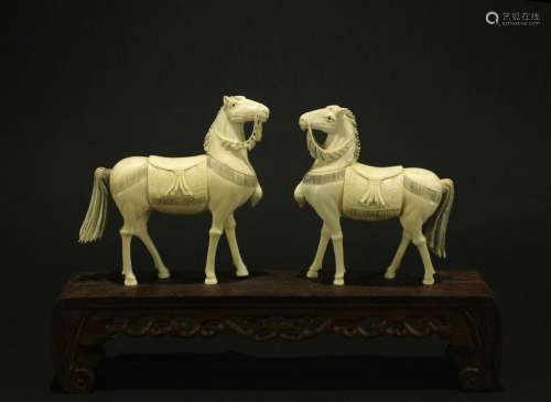 Natural Carving with Double Horses Decoration