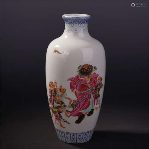 CHINESE PORCELAIN FAMILLE ROSE FIGURES VASE