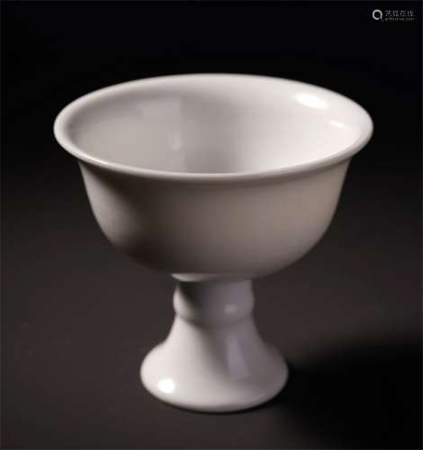 CHINESE PORCELIAN DING WARE WHITE GLAZE STEM CUP