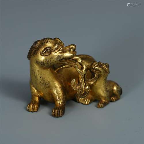 CHINESE GILT BRONZE BEAST TABLE ITEM