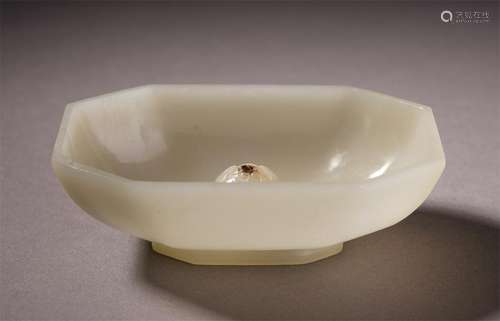 CHINESE WHITE JADE OCTAGONAL BRUSH WASHER