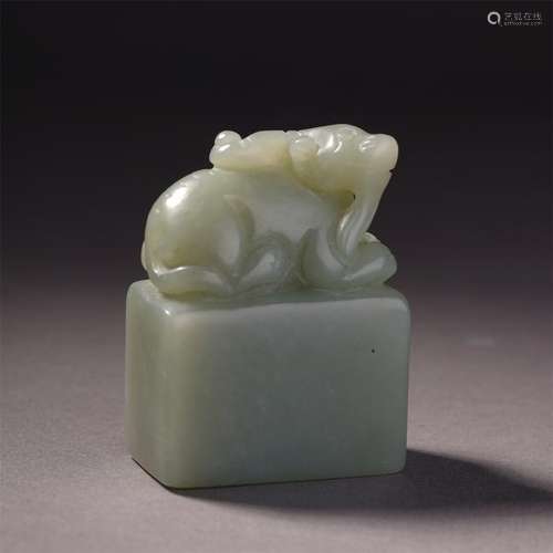 CHINESE CELADON JADE BEAST SEAL