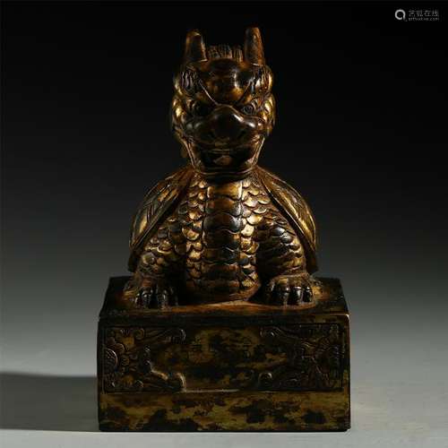 CHINESE GILT BRONZE BEAST SEAL