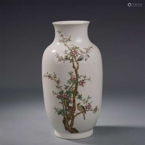 CHINESE PORCELAIN FAMILLE ROSE FLOWER VASE