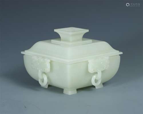 CHINESE CELADON JADE LIDDED SQUARE CENSER