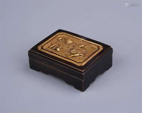 CHINESE GITL BRONZE FLOWER LIDDED SEAL PASTA CASE