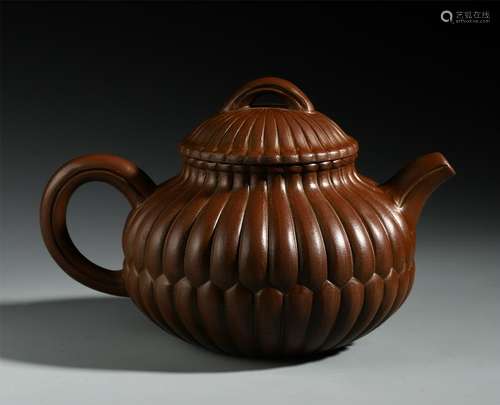 CHINESE YIXING ZISHA CLAY TEA POT