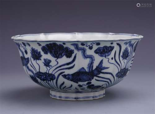 CHINESE PORCELAIN BLUE AND WHITE FISH AND WEED BOWL