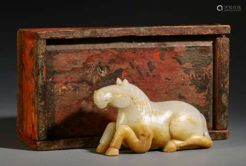 CHINESE WHITE JADE HORSE TABLE ITEM