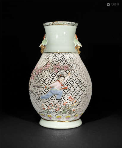 六七十年代 潮州舞劍少女鏤空花瓶