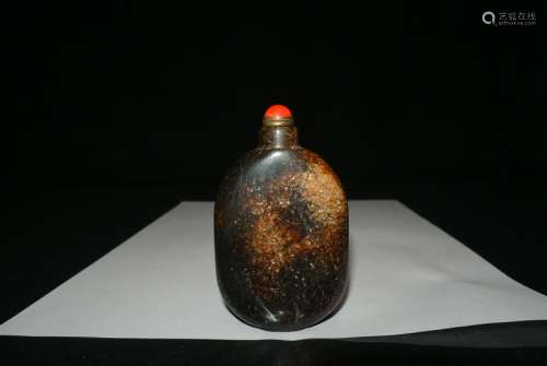 A Chinese Qing Dynasty Carved Venus Stone Snuff Bottle