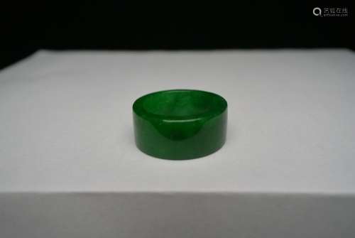 Fine and Precious Chinese Emerald green Jadeite Thumb R