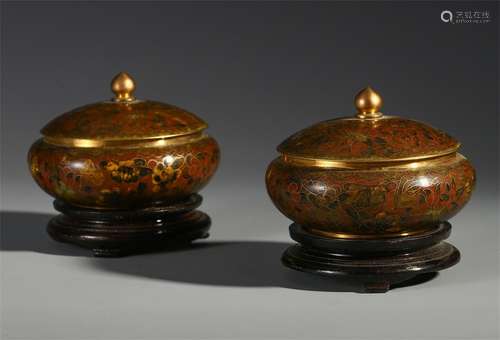 PAIR OF CHINESE GOLD PAINTED FLOWER LIDDED BRONZE