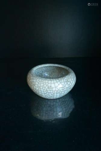 A Finely Chinese Ge Glaze Porcelain Brush Washer