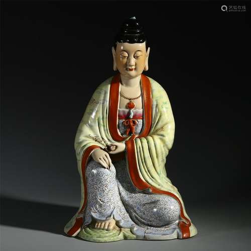 CHINESE PORCELAIN FAMILLE ROSE SEATED GUANYIN