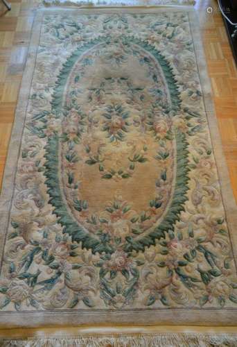 Old-fashioned flowers design carpet