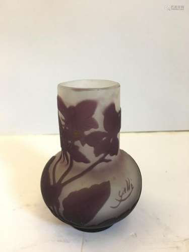 GALLE NANCY Vase miniature de forme balustre en ve…