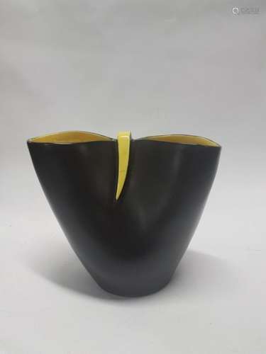 REVERNAY Important vase en céramique de forme libr…