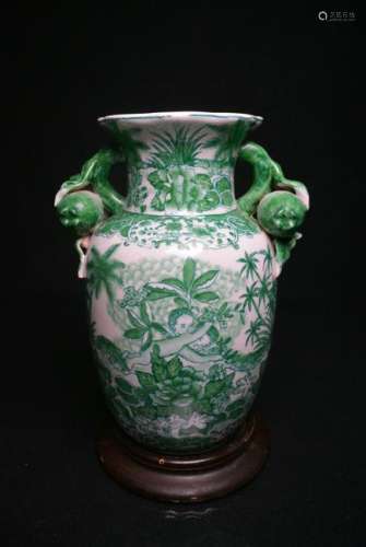 A Green painted in the Qing dynasty painted children's