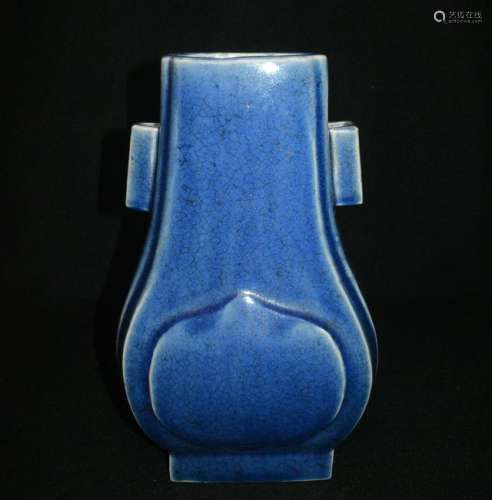 A Finely Sacrifice blue glaze collar ear bottle Vase