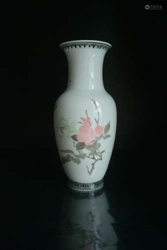 Hunan Liling Kiln Red Porcelain Guanyin Vase