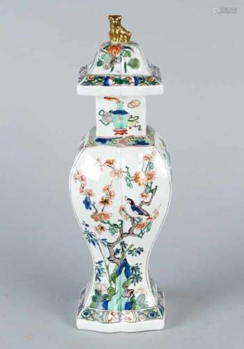 Chinese Porcelain Vase, Canted and bowed shape, with high neck, lid with lion finial, painted