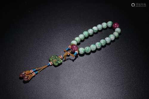 JADEITE 18-BEAD HAND PIECE