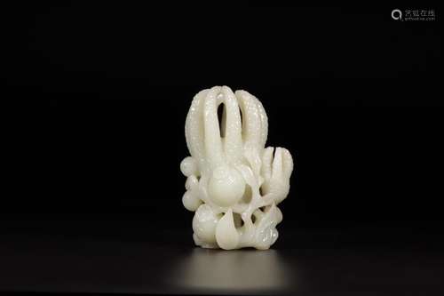 HETIAN JADE 'FUSHOU' ORNAMENT