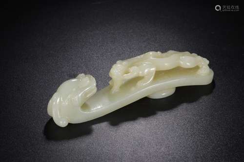 HETIAN JADE 'CANGLONGJIAOZI' BELT BUCKLE