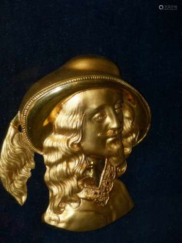 GILT METAL PROFILES OF CHARLES I AND PETER PAUL RUBENS MOUNTED ON DEEP BLUE VELVET WITHIN ROSEWOOD