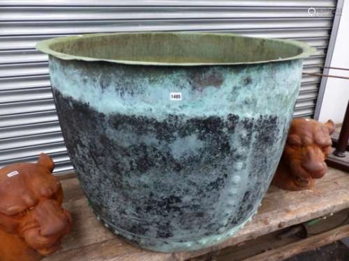 AN IMPRESSIVE EARLY 19th.C.LARGE COPPER COPPER WITH TRIPLE RIVETED SEAMS. Dia.106 x H.85cms.