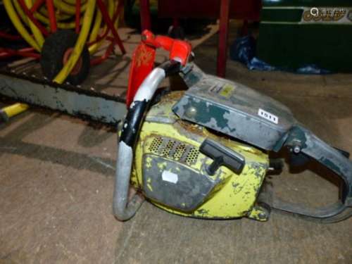 A PIONEER P50 CHAINSAW