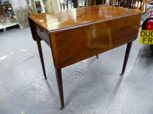 A GEO.III.MAHOGANY AND ROSEWOOD CROSSBANDED PEMBROKE TABLE WITH END DRAWER ON SLENDER SQUARE TAPERED
