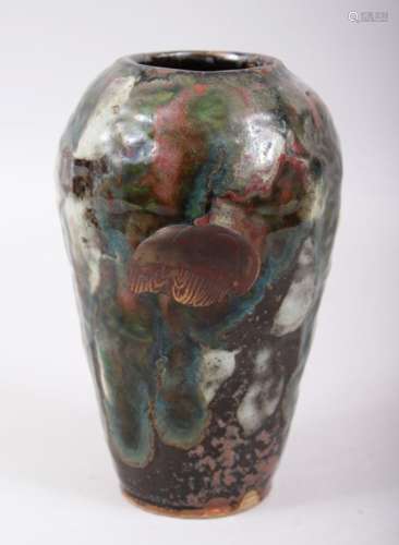 A JAPANESE LATE MEIJI / TAISHO PERIOD STUDIO POTTERY GRIP GLAZED VASE WITH LACQUER DECORATION, the