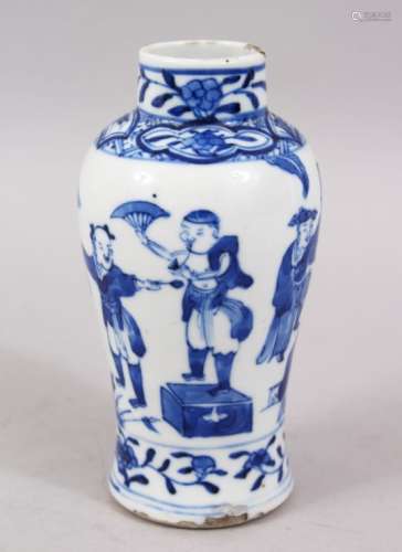 A SMALL 19TH CENTURY CHINESE BLUE & WHITE PORCELAIN BALLUSTER VASE, decorated with scenes of figures