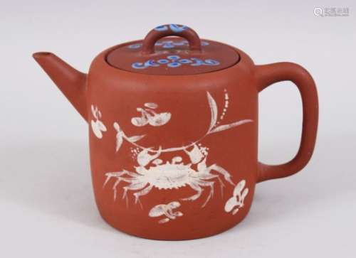 A 19TH CENTURY CHINESE YIXING CLAY TEAPOT & COVER, the body of the tea pot decorated with crabs