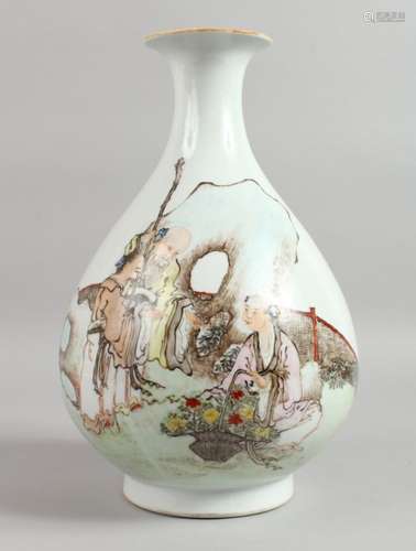 A GOOD 19TH CENTURY CHINESE REPUBLIC STYLE PORCELAIN BULBOUS VASE painted with two figures and