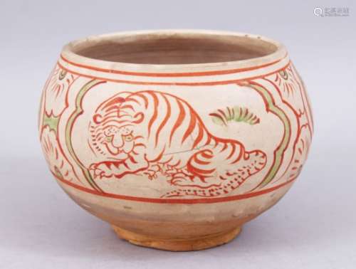 A GOOD CHINESE JIAN WARE POTTERY TIGER BOWL, the bowl decorated with scenes of prowling tigers, 11cm