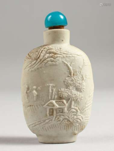 A LANDSCAPE DESIGN SNUFF BOTTLE with blue stopper, 6.2cm